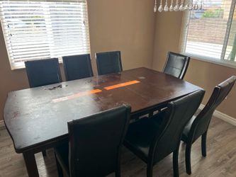 Expandable Dining Table – Seats 8- $180 OBO – reasonable offers welcome.