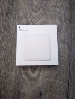 Genuine Apple 96w USB C Charger Unused