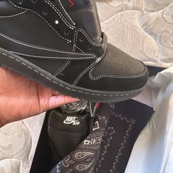 Travis Scott Jordan 1 Low 