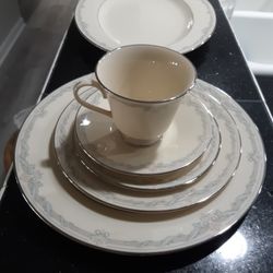 Brand New LENOX Plate Set INCLUDED A Large Tray Serving All For $35