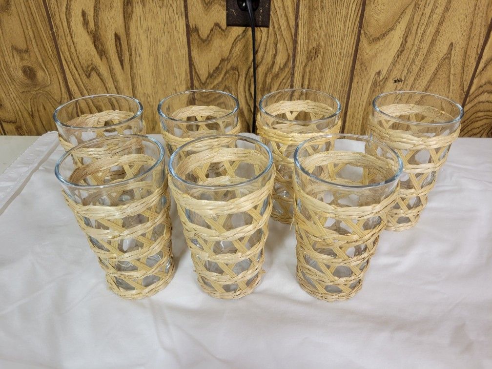 7-"8 OakLane" Cups With Rattan 