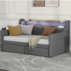 Twin Size Daybed with Drawers