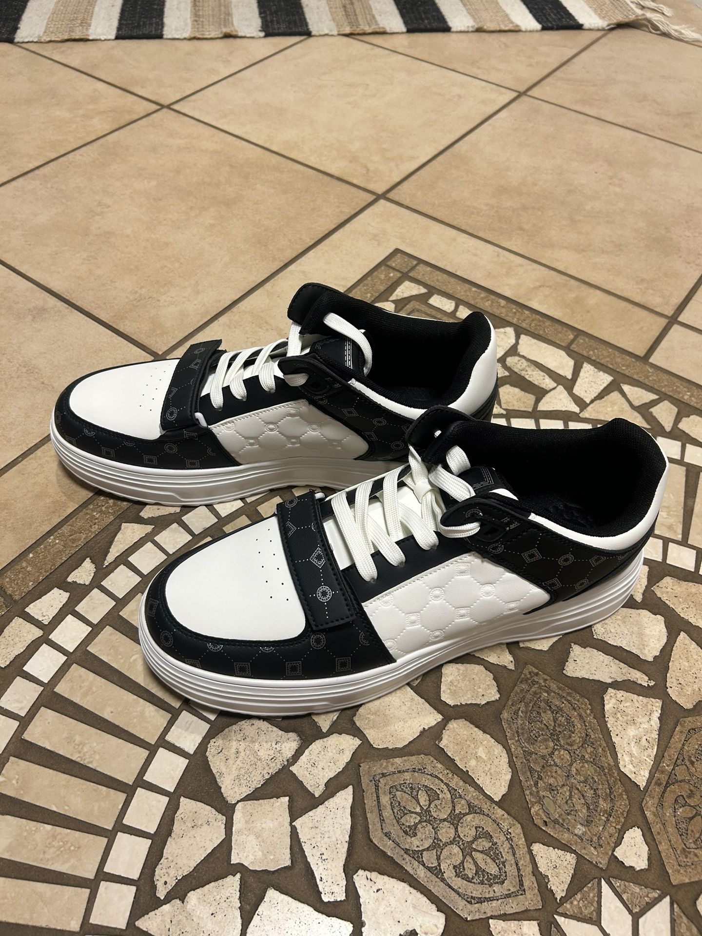Sneakers 12.5