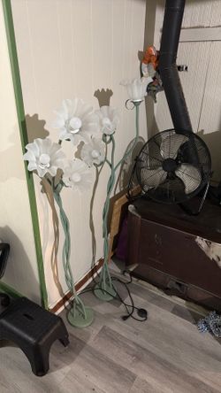 2 lamps