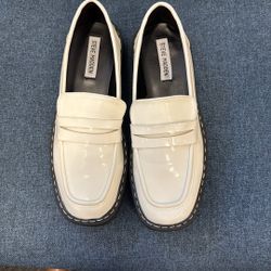 Brand New Women Leather Shoes - 8.5M