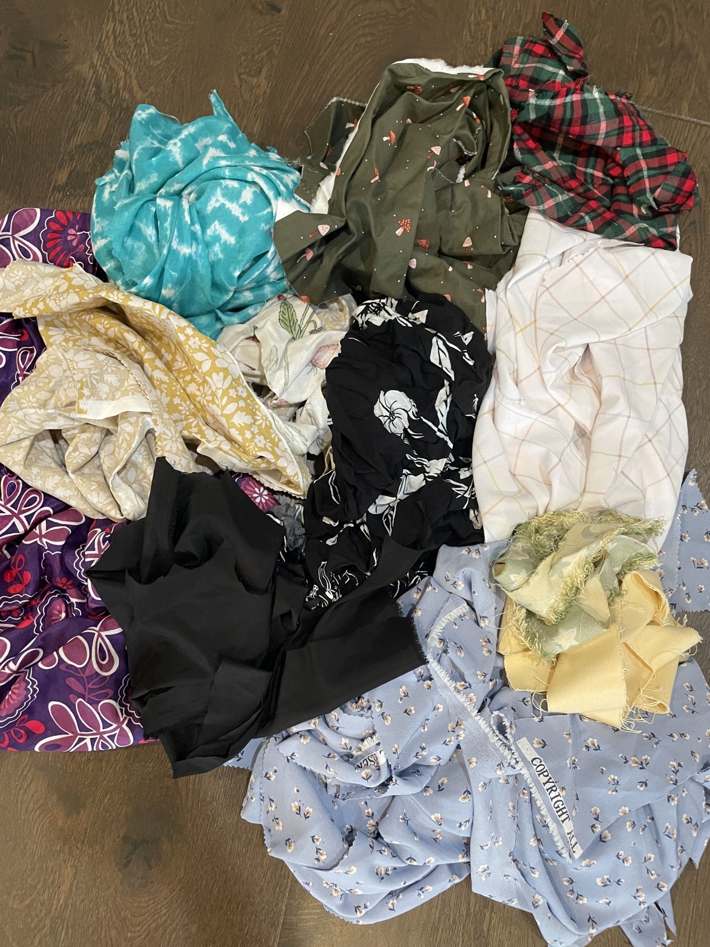 Fabric Sewing Peices Scraps