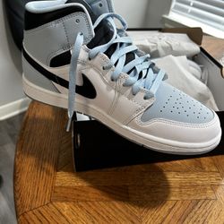 Air Jordan 1 Mid SE 'White Ice Blue'