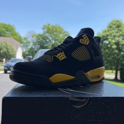 Air Jordan 4 Thunder Sizes 8.5 - 12