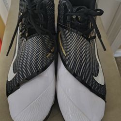 Nike Air Swingman Legend Black And White Baseball Cleats Size 12 Excellent Condition 