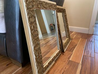Beuatiful Wooden Framed Mirror Set