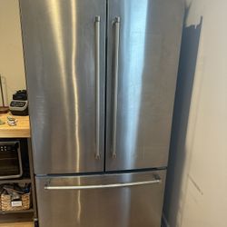 **MOVING MUST SELL** Counter-Depth French Door Refrigerator