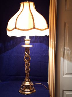 LAMP BRASS BARLEY TWIST WITH COOL SHADE WORKS