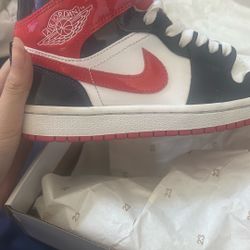 Wmns Air Jordan 1 Mid 'Champ Colors' 