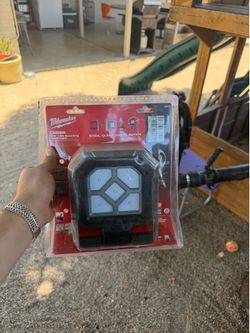 Milwaukee Rover LED flood light