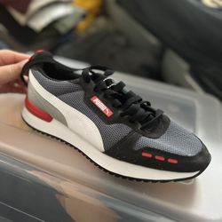 Puma Sneakers