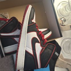 Air Jordan one retro high size 4