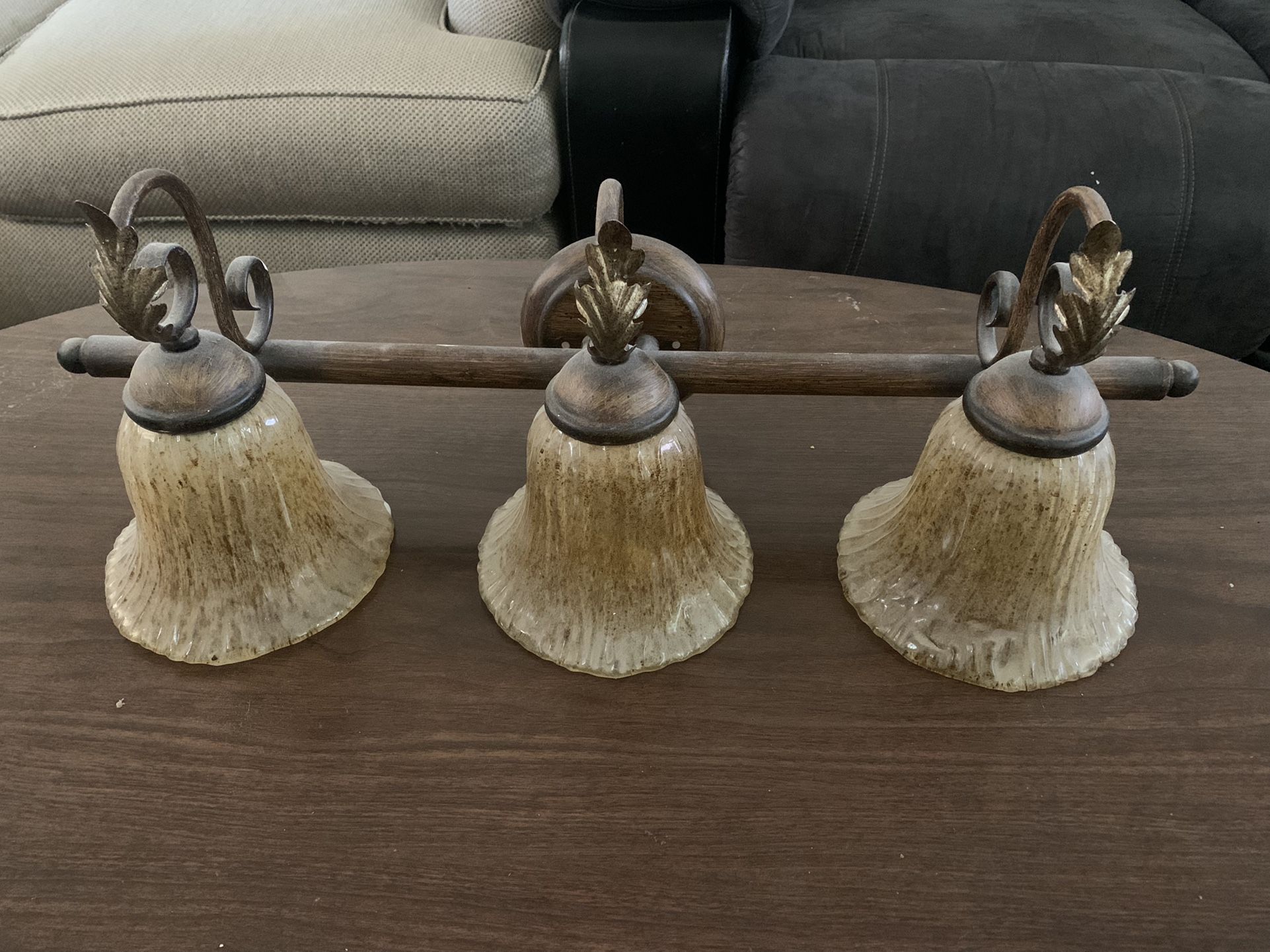 3 Light Vanity 