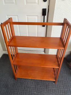 Stackable folding shelves
