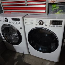 Matching LG Front Load Washer And Dryer Set