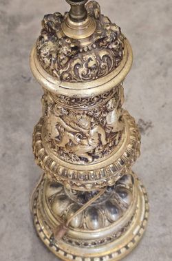 Vintage Cherub Relief Table Lamp
