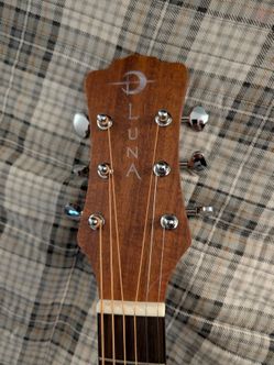 Luna Acoustic Guitar 3/4 size