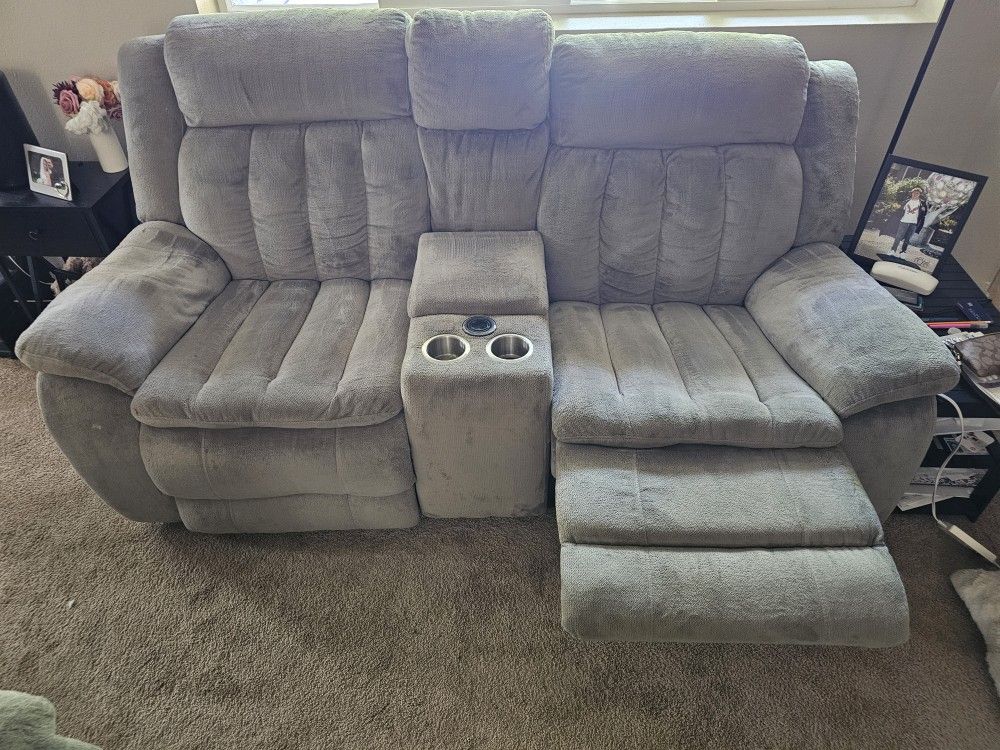 Two Piece Reclyning Sofa Set