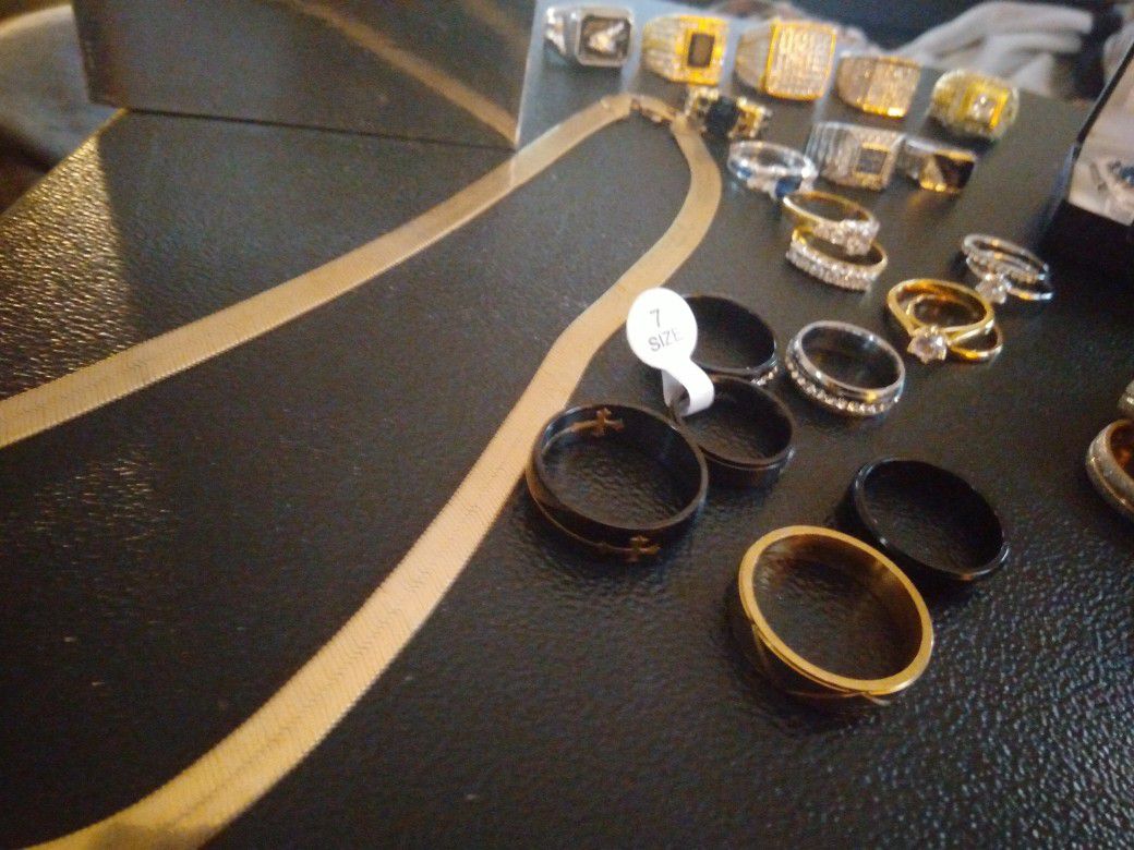 Women's And Man's Wedding Bands Sets. And Also Man Dress Ring's