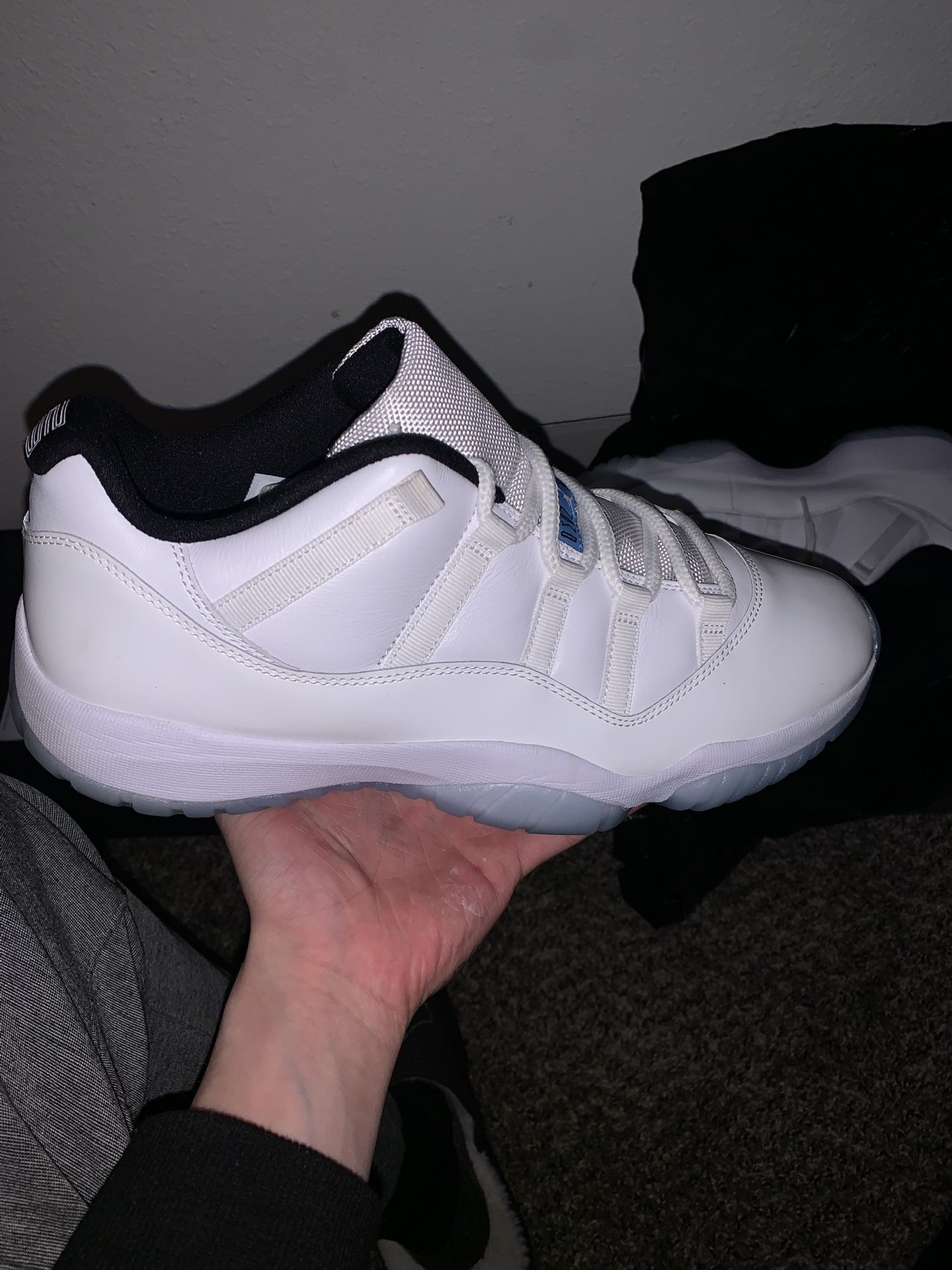 Jordan 11 Legend 🔵