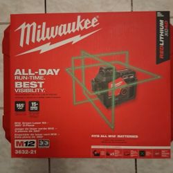Milwaukee M12 360 Line Laser Kit 