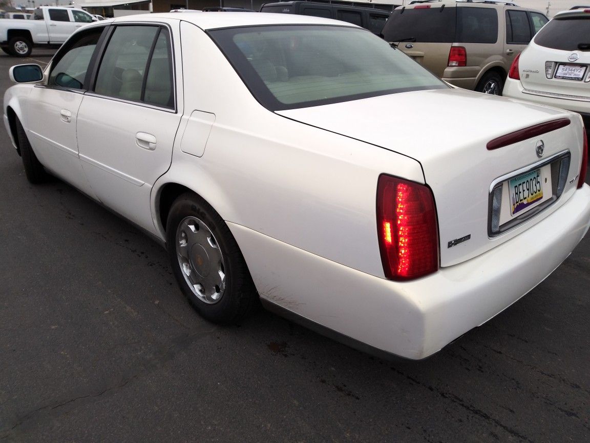 86k miles! 04 Cadillac DeVille. Similar to Lesabre Lucerne DTS CTS