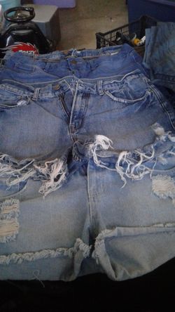Shorts y Shirts sizes shorts..32....13... Chaleco Denim Extra Large.