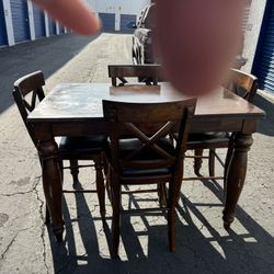 Brown High Bar Dinner Table With 4 Brown Leather Chairs 