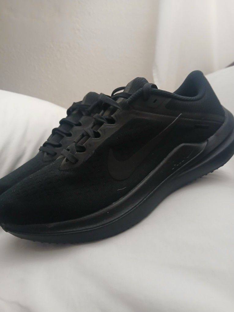 Nike Downshifter Size 8