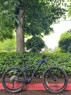 Trek Roscoe 6 29er Mountain Bike – Premium Trail Hardtail