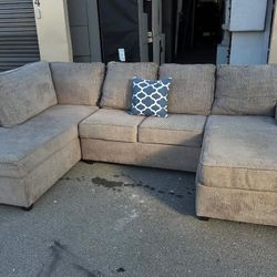 Sectional Couch 