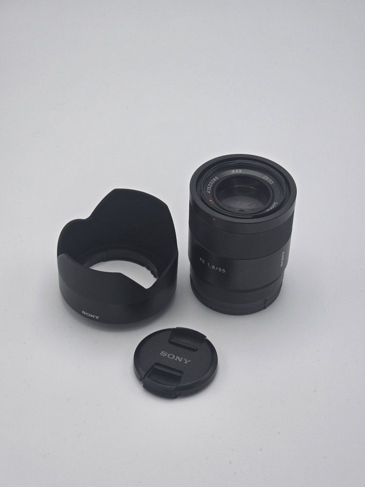 Sony Sonnar T* FE 55mm f/1.8 ZA Lens