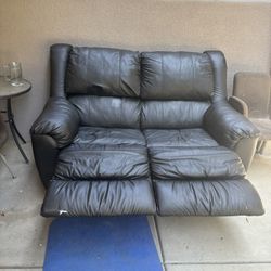Black Couch With Leg Rests 