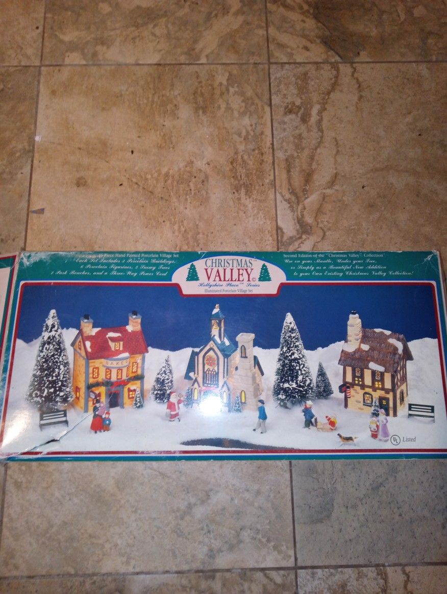 Vintage Christmas Valley Hollyshine Place Series