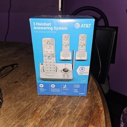 Brand New At&t 3 Handset Phone And Answering System EL52319