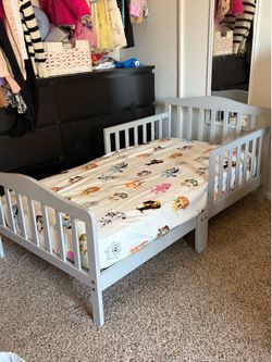 Toddler bed