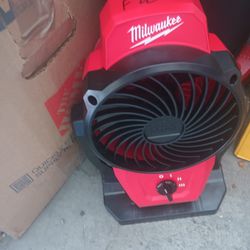 Milwaukee Cordless M12 Fan With Battery And Charger. 