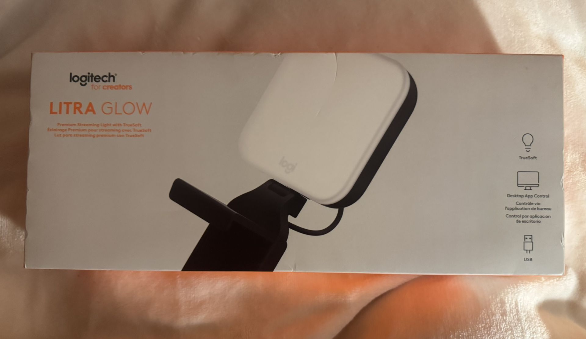 Logitech For Creators Litra Glow Premium Streaming Light with True Soft