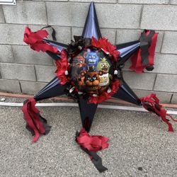 Five Nights At Freddy’s Bola Star Pinata 