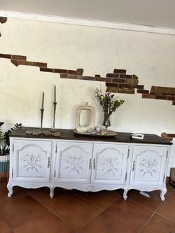 Credenza