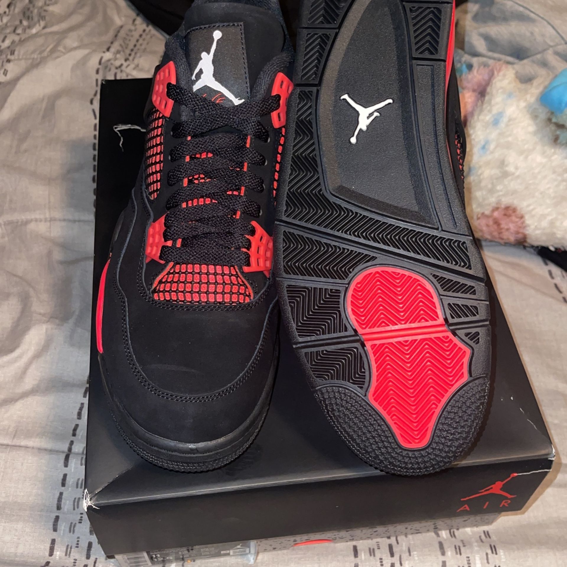 Jordan 4 Red Thunder for Sale in Seattle, WA - OfferUp