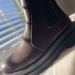 Women Brown Boots( Size 6.5)