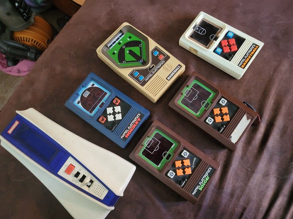 5 Original 1978 Mattel Handheld Electronic Games ,bambino Ufo Blaster,Basketball, Hockey, Soccer, Baseball