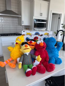 KAWS Sesame Street Uniqlo Plush Toy Complete Box Set