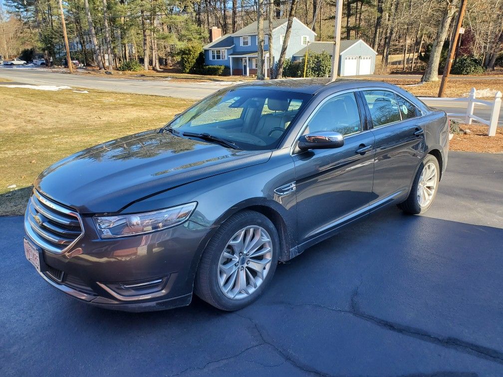 2017 Ford Taurus