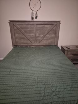 Rustic Queen Bedroom Set – Bed, Dresser + 2 Nightstands